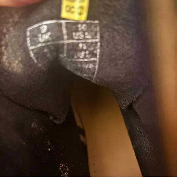 Dr. Martens 1460 Classic Black Leather Lace-Up Boots 8 Hole - Picture 8 of 10